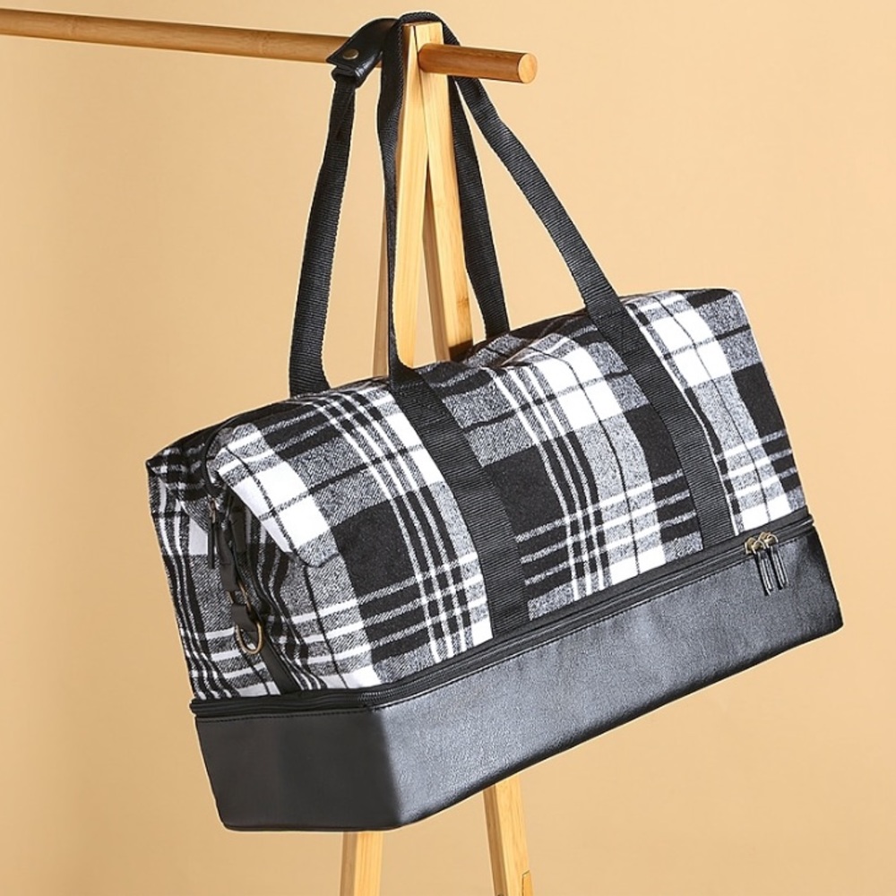 NWT DSW EXCLUSIVE PLAID WEEKENDER NEW